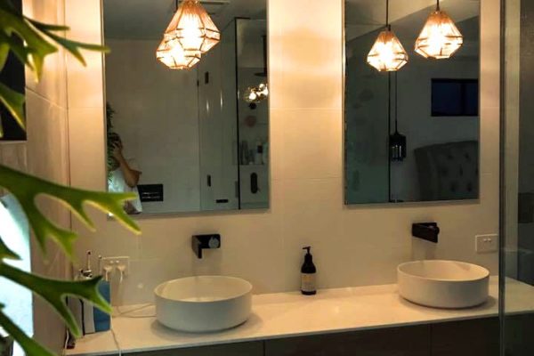 Amanda Bathroom Vanity V1